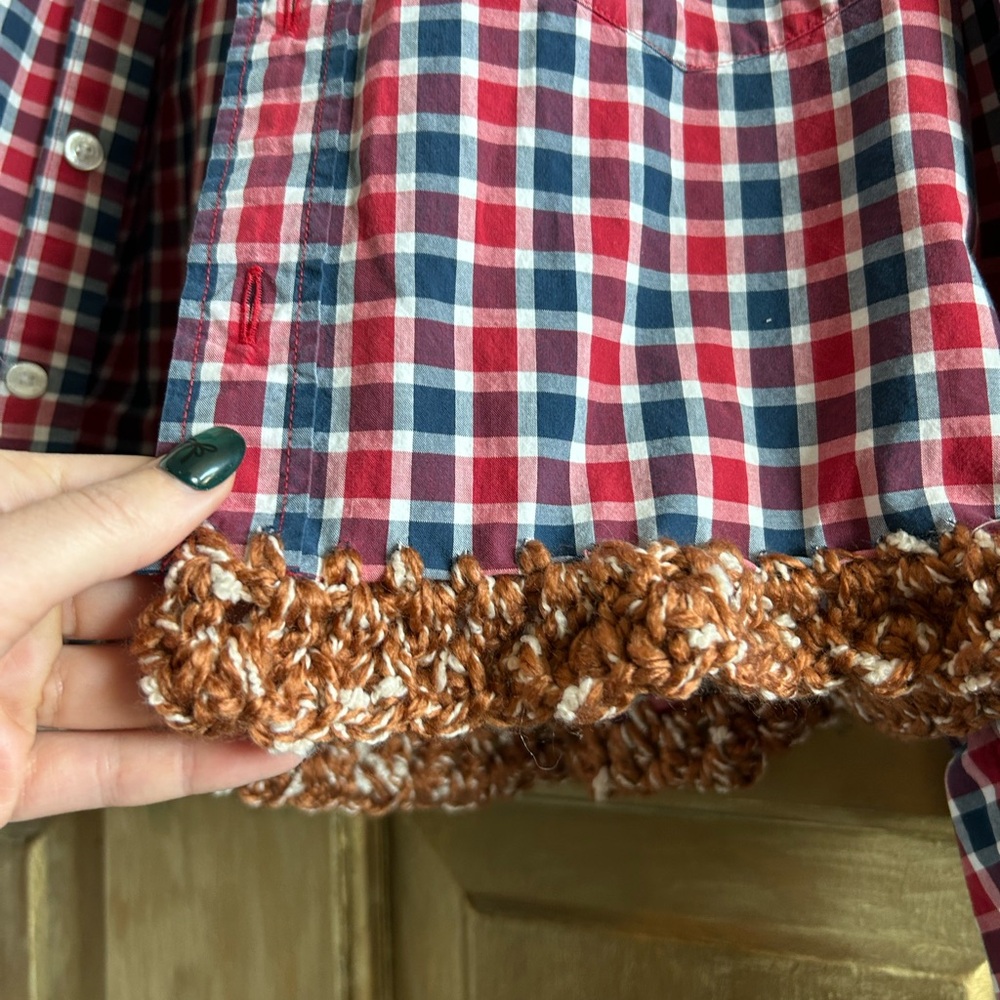 Crop top with crochet trim - Picture 4 of 7